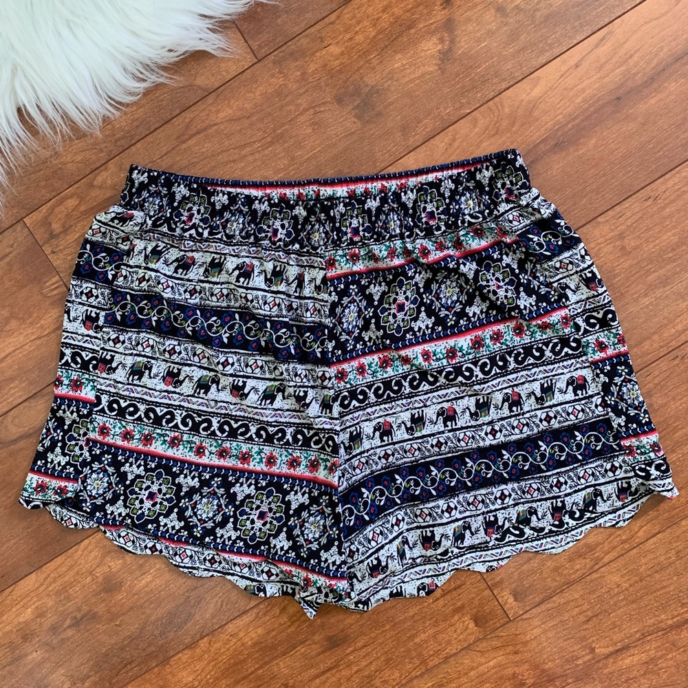 Girl Evolution•Elephant/Floral Print Shorts